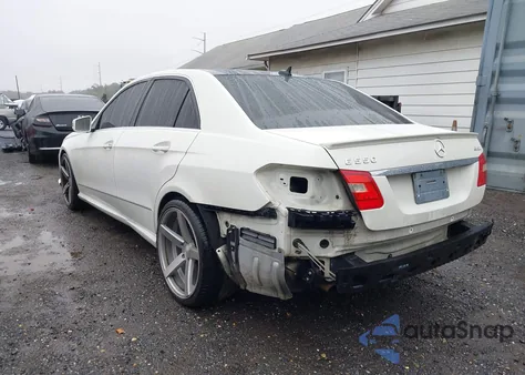 2010 Mercedes-Benz E 550 4Matic из США, поврежденный, VIN WDDHF9AB5AA114390